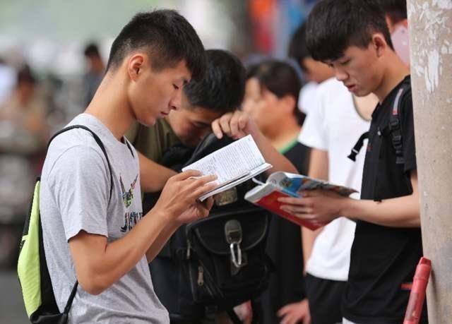 平行志愿|高考录取即将结束！惨痛的专业调剂，2021考生怎样防范