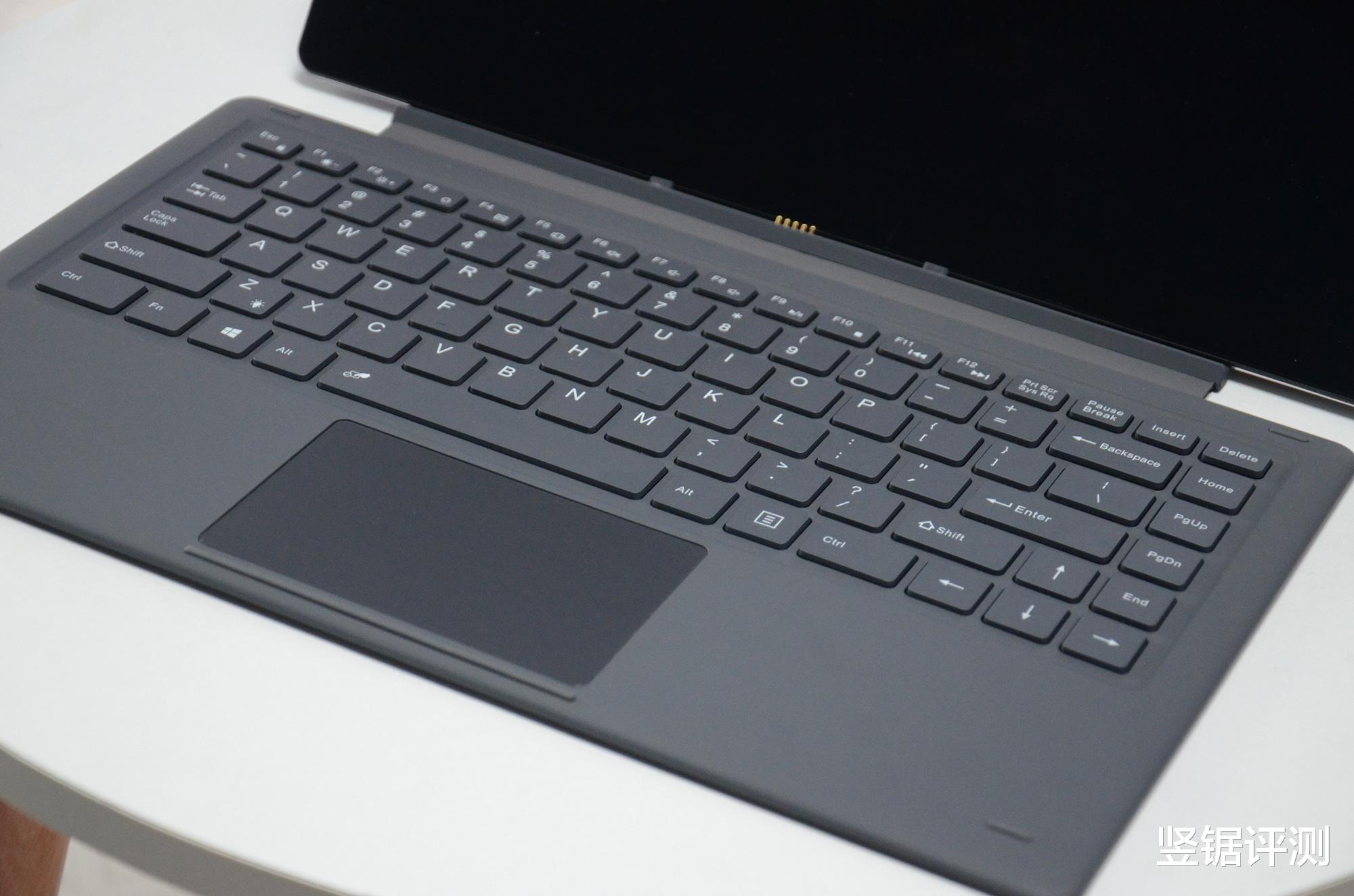 平板电脑|13.3英寸，2K分辨率，二合一设计！国产win10平板电脑评测