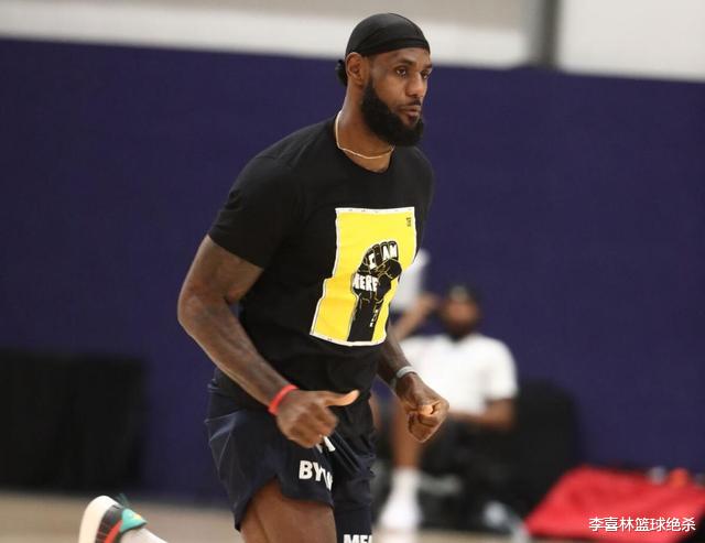 湖人队|湖人备战G4！詹皇不苟言笑，浓眉倾听基德指点，双巨头蓄力反弹？