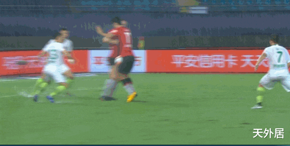 纽卡斯尔|中超争议!升班马投诉上港手球遭无视,裁判看VAR仍看不清情况