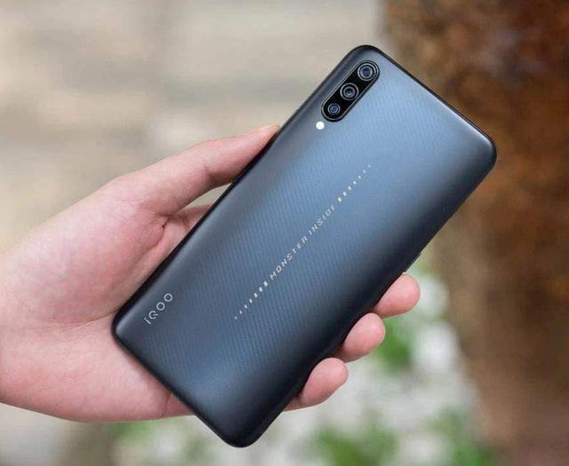 iPhone|别再买iPhone了！这4款国产手机性能超强三年不卡，关键价格亲民