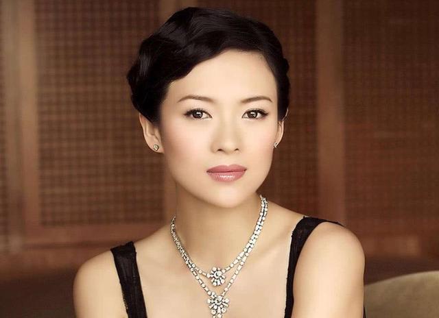 关晓彤|章子怡当年为啥进不了霍家？看看郭晶晶放弃过什么就知道了