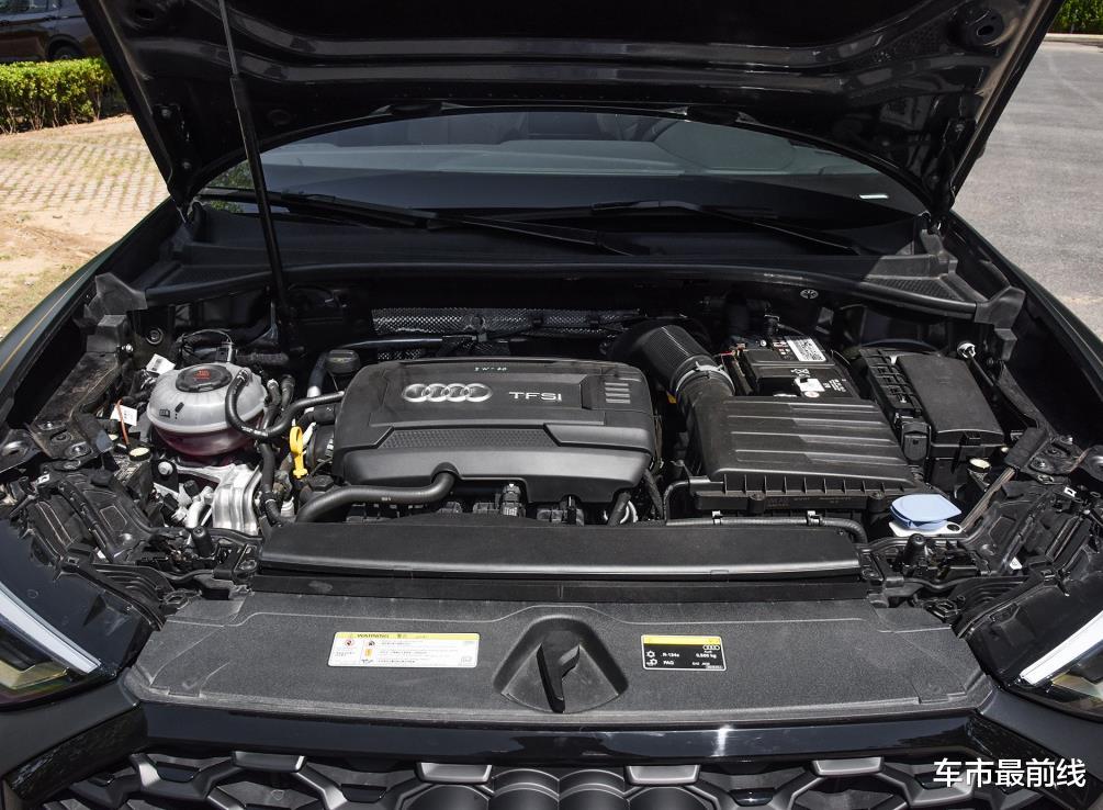奥迪Q3@当下最新款的奥迪SUV，比X2更帅，2.0T配四驱，刚上市就价格暴跌