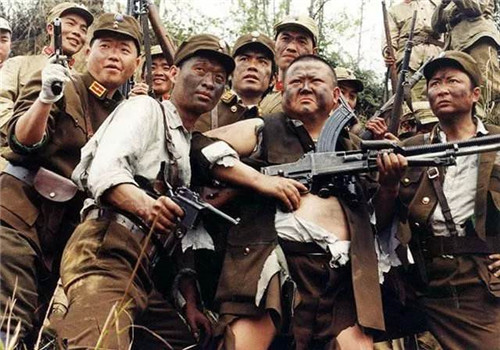 |抗战时,他2天击毙2名日本将军,娶40位妻子,晚年还拿枪打红卫兵