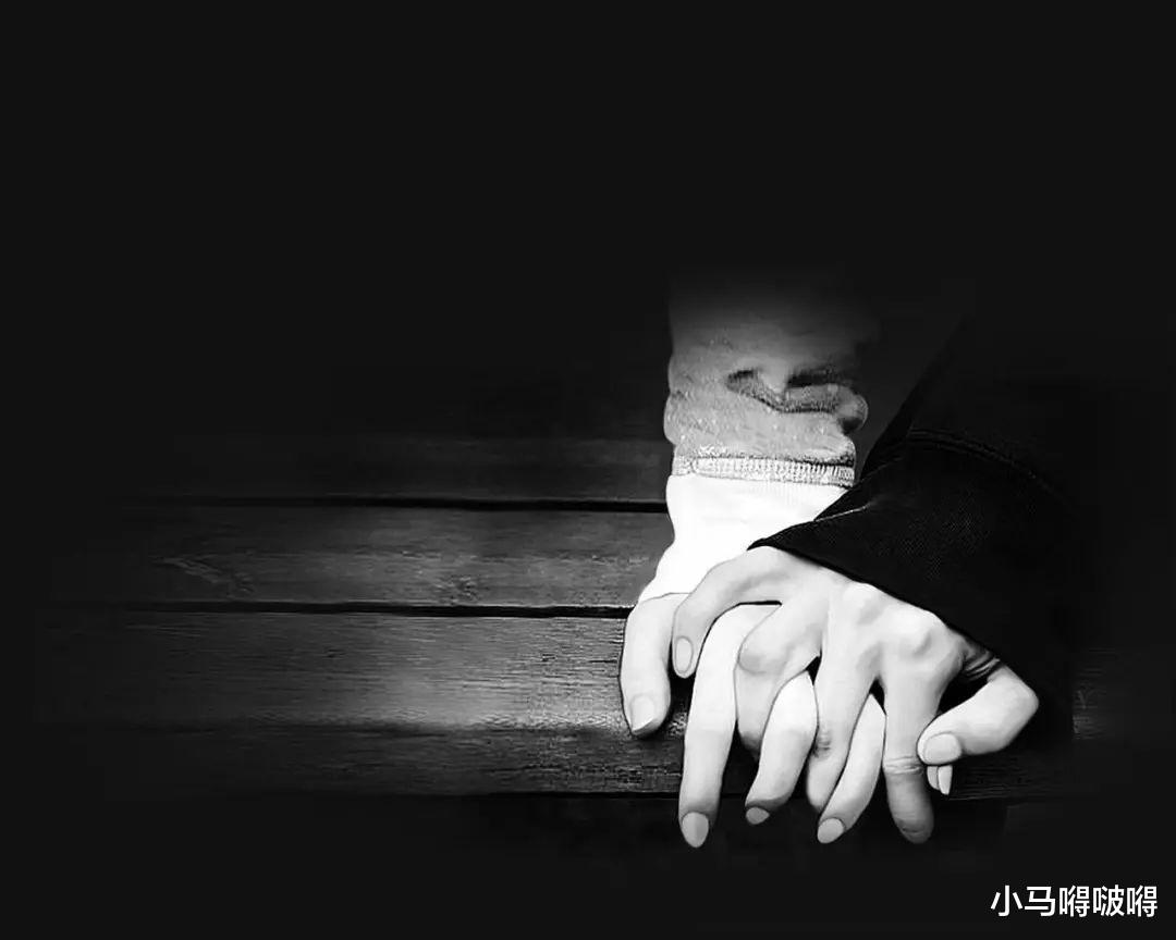 「宫颈癌」27岁女子，月经不断，查出宫颈癌，医生分析诱因，“高危丈夫”是祸根