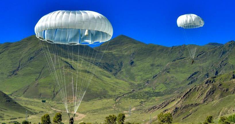高原|大批伞兵空降喜马拉雅，印指挥官目瞪口呆，俄：一次教科书般行动