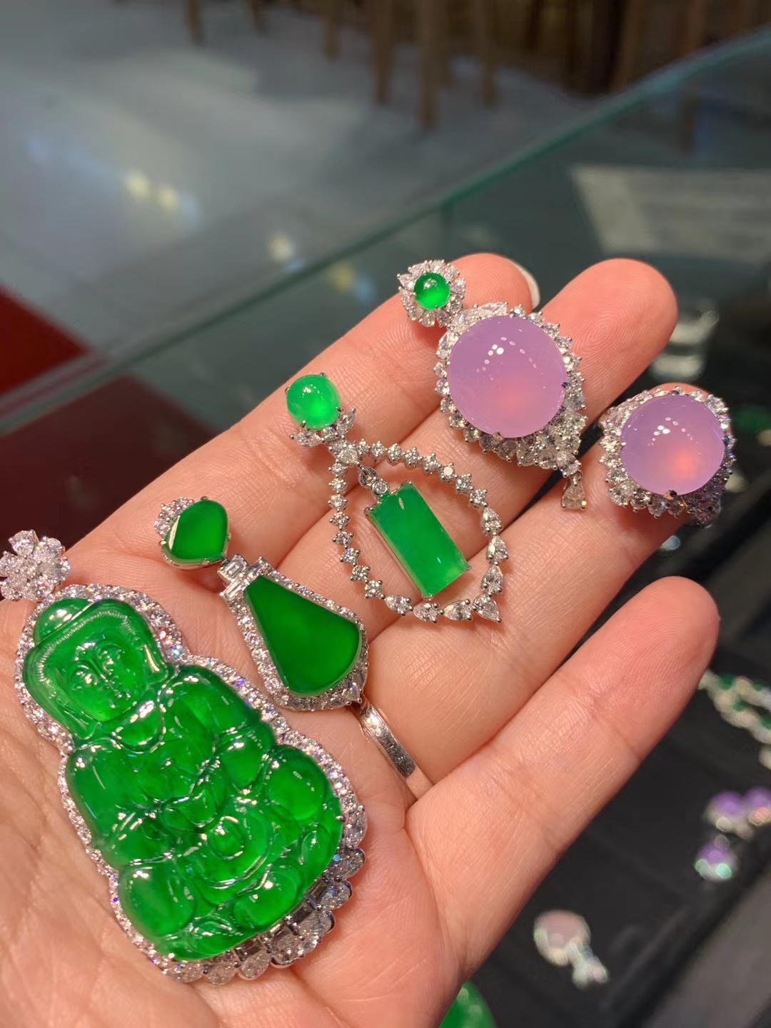 翡翠@翡翠是凭什么去判断它的价值的