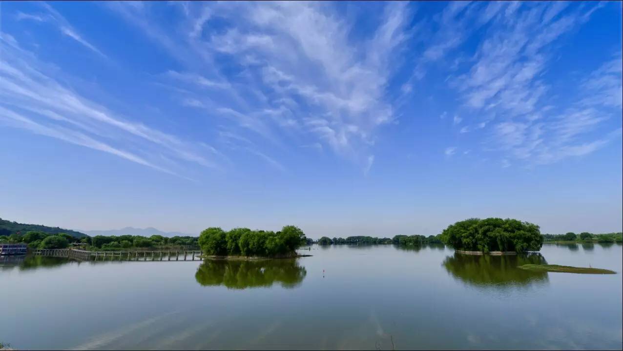 『安徽』安徽名气很大的一处湖泊，环抱2市3县，是长江中下游五大淡水湖之一