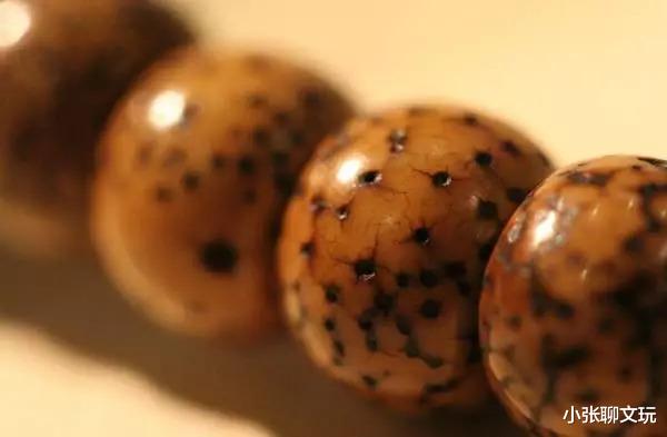 |文玩圈的鄙视链你了解多少，玩玉的看不起玩木头的，玩木头的看不起玩树籽的