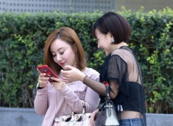 微信|被好友悄悄拉黑？微信右上角这个功能很方便，黑名单能直接显示