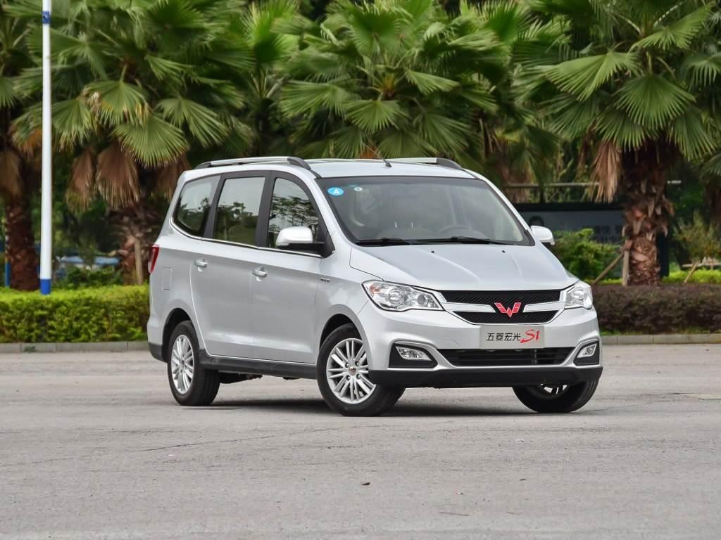 警察|五菱神车刚下高速就被查，后备箱打开后，交警直接把车主扣留了