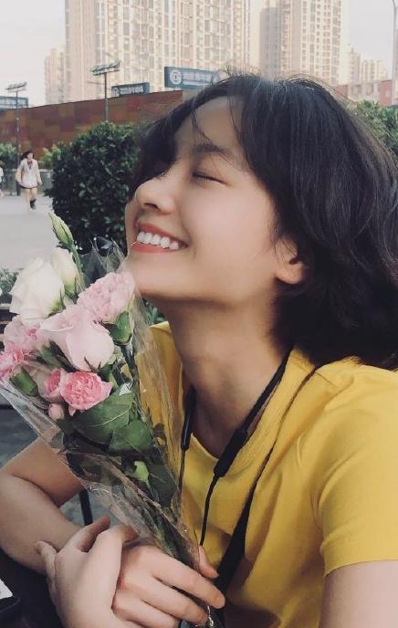 【电视剧】继张子枫和李兰迪后，又一\国民妹妹\火了，不仅人美笑容还甜！