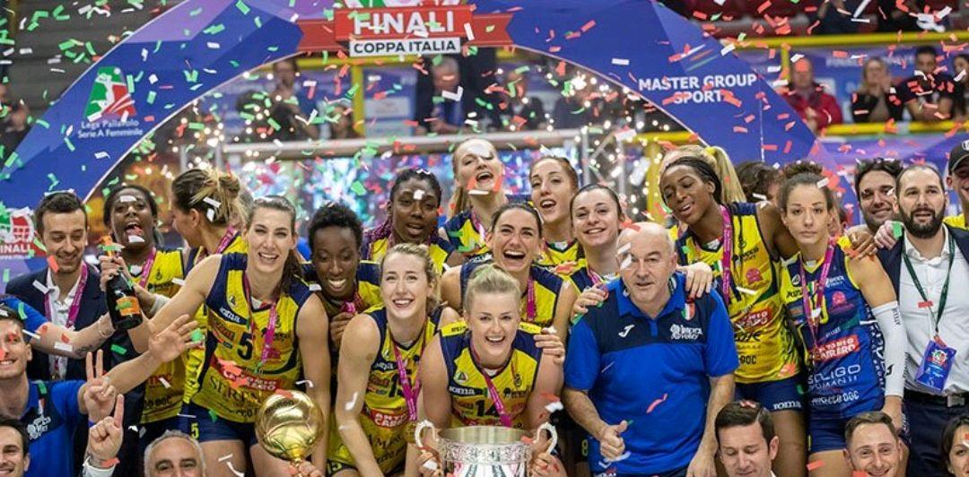 #瓦基弗银行#瓦基弗银行欧战最强劲的对手，续约身价最高的女排二传手！