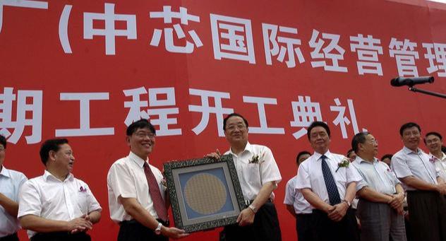 武汉|国内唯一一台7nm光刻机抵押落灰,武汉千亿芯片项目官宣停摆