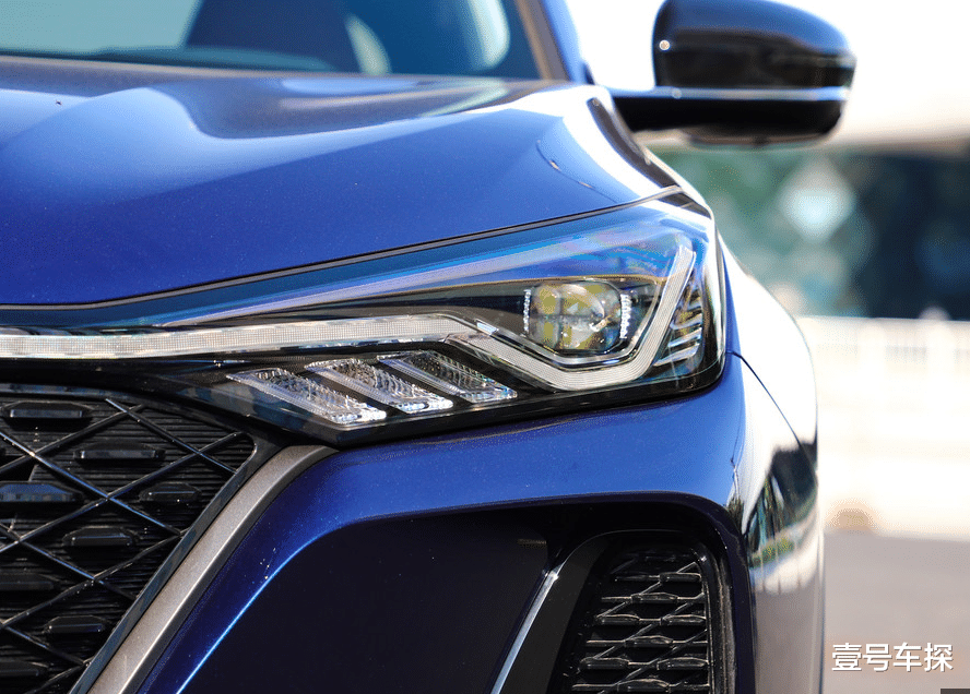 长安CS75|这才是国人认可的好车,配2.0T+8AT,上市就成爆款评价相当高