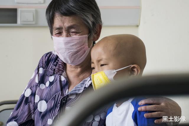 嘉兴：男子二婚娶漂亮媳妇生双胞胎，感觉人生达到巅峰，孩子长大傻眼了