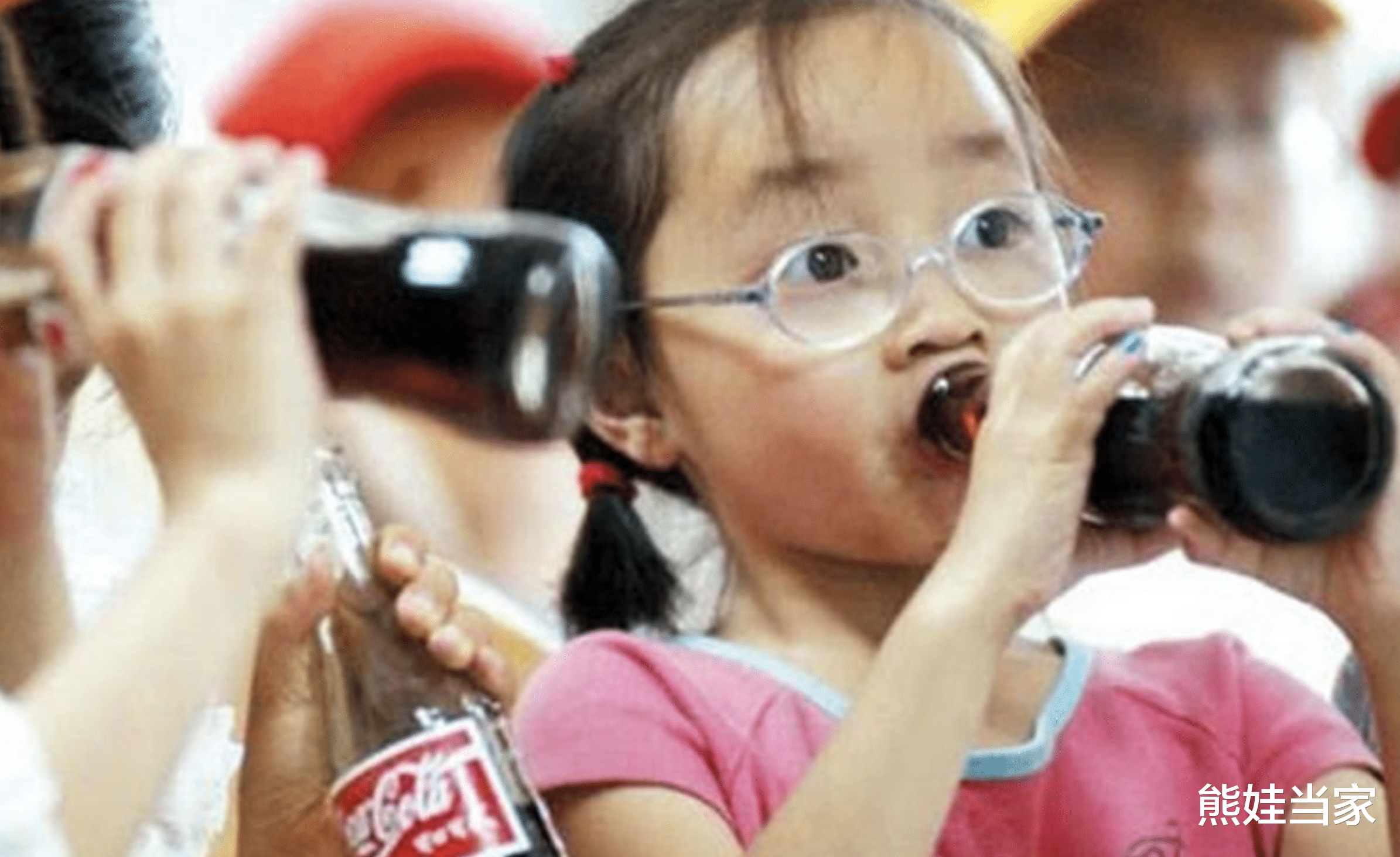 医生|这3种饮料已被拉入“黑名单”，儿科医生叹气：别再给孩子喝了