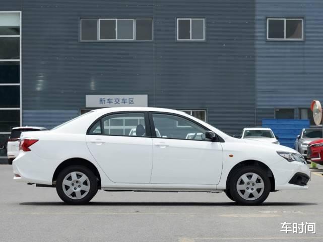 国产车：这国产车火了，跌至“白菜价”，开起来又省心又省油，仅3.95万