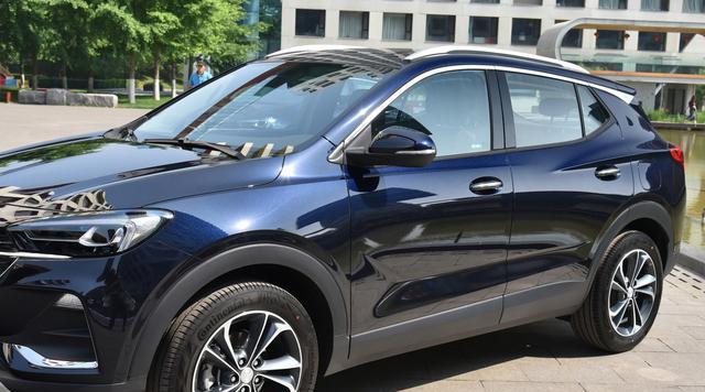 宝马x7|国人真不差钱吗？这合资SUV从15.59跌至10.99万，骨折价都卖不动