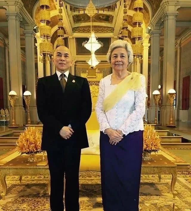 「柬埔寨」83岁柬埔寨太后最新照，混血“亚洲美后”，老国王6个妻子最爱她