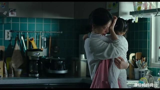 小姐姐|为母则刚，这句话充分表明了当上母亲的小姐姐有多厉害