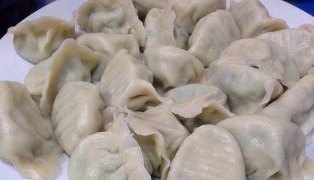 饺子|三伏天，用它包饺子最香，9毛钱一斤，我家一周做3回，雷打不动