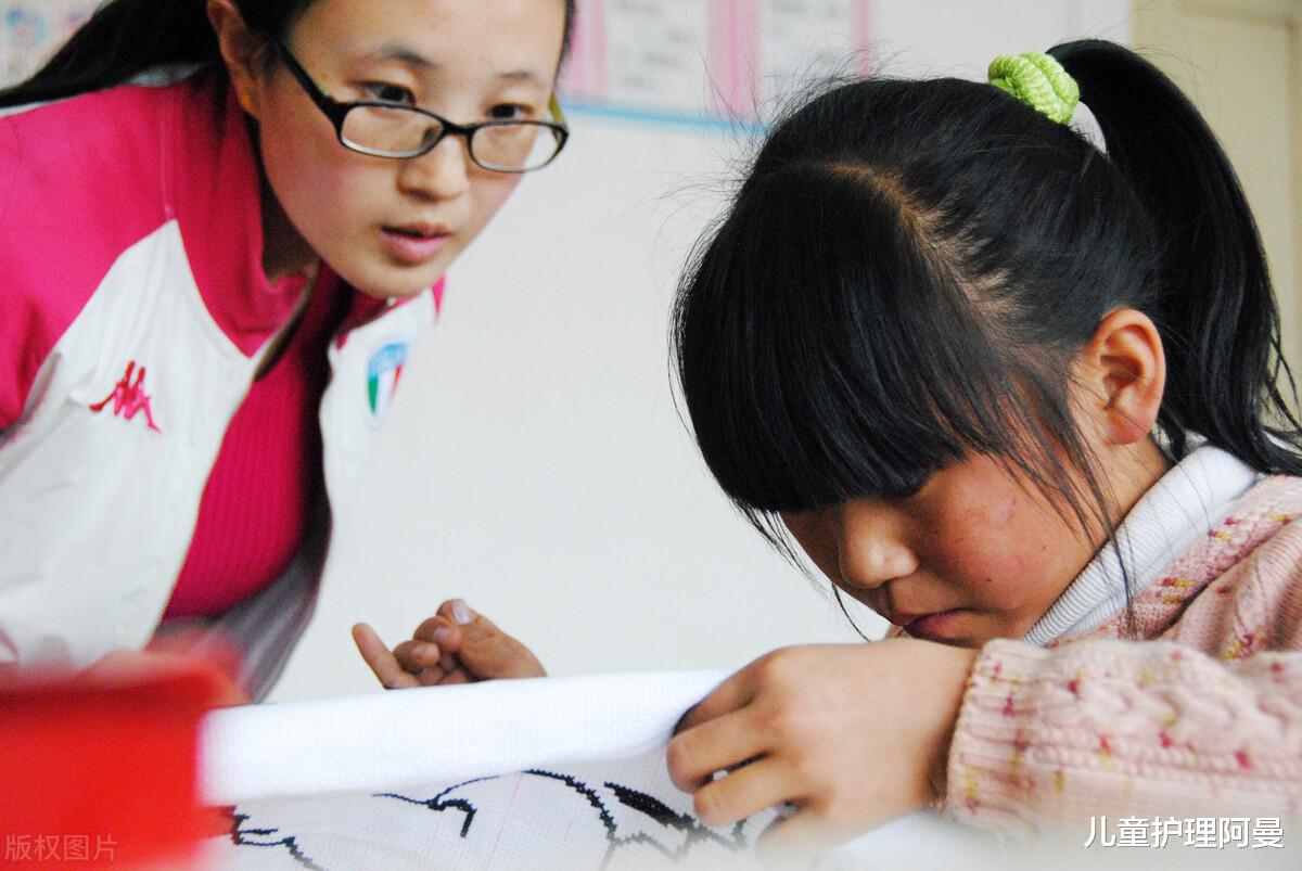 |“倒数第一”的试卷火了，老师看后不忍扣分，网友：建议直接转学