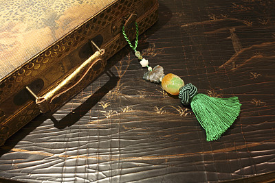 翡翠|翡翠保养小指南，光泽莹润更养人