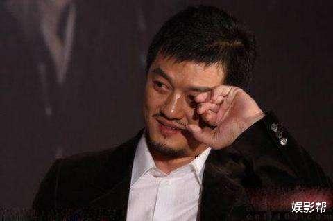 李亚鹏|李亚鹏苦苦挽留半年，看到王菲一个举动后，为何选择果断放手？