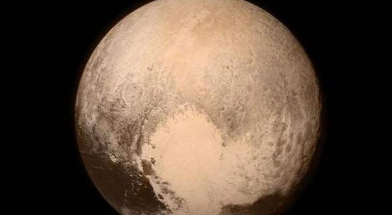 冥王星|冥王星发现“巨型蜗牛”,比人类大一亿倍的生物真的存在?