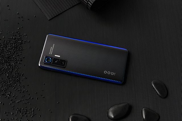 华为Nova|别以为旗舰手机都一样，这两款“超大杯机型”适合的用户群体就不同