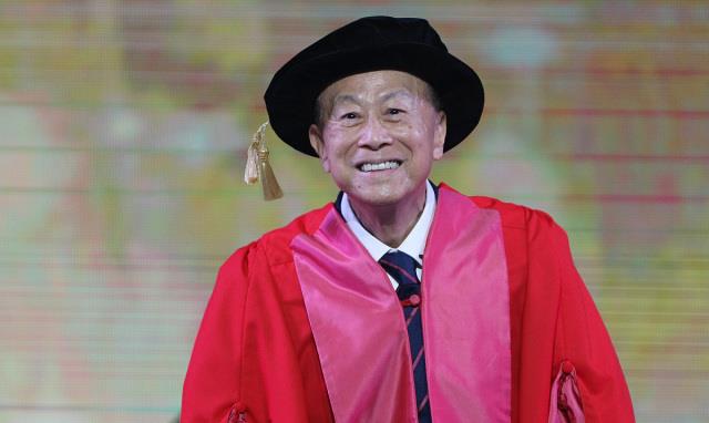 交易|了解“李嘉诚”做出的两个杰出贡献，你就会对他另眼相看