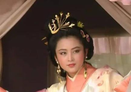陈红：为什么说陈红演不了丫鬟？你看她演的紫鹃，一出场就抢了林黛玉风头