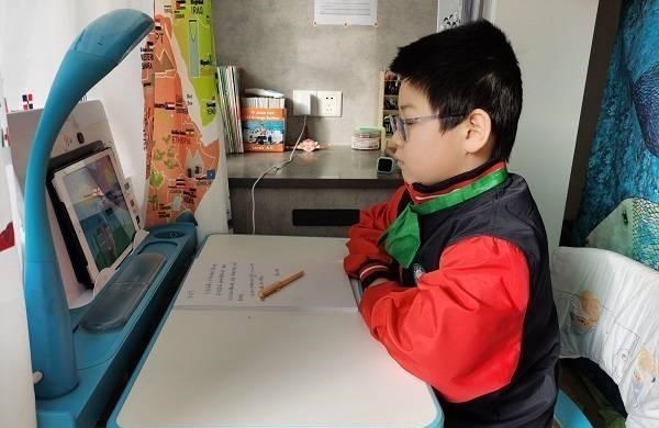 教育部：教育部下发最新通知，学生们欢欣鼓舞，老师提醒：别高兴得太早了