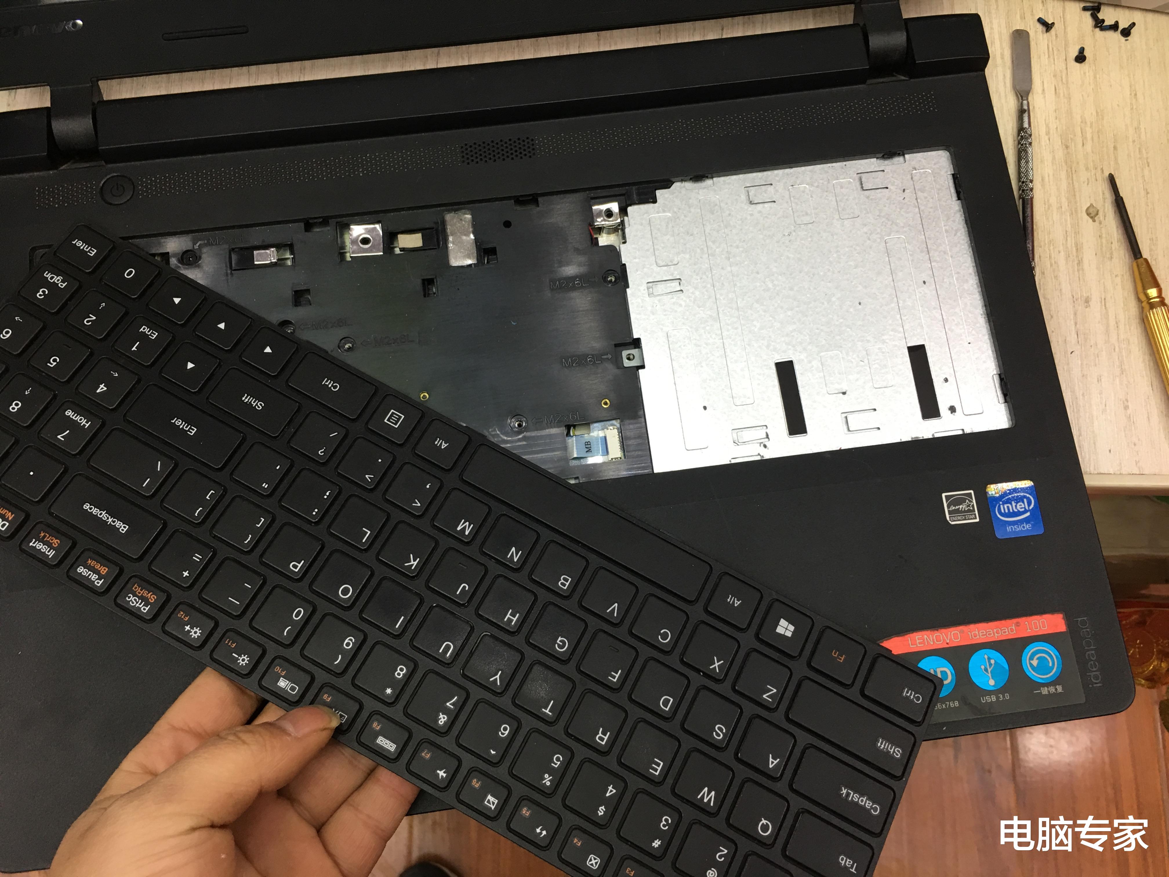 USB▲电脑插入USB设备就死机，拔掉就正常，奇怪了，拆机后令人恶心！