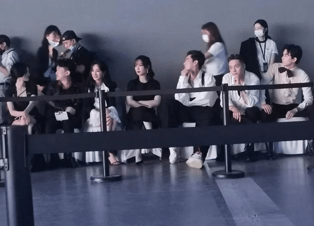 |?过气有多悲哀？杨幂吴亦凡杨紫后台全程热聊，曾经收视女王却被冷落