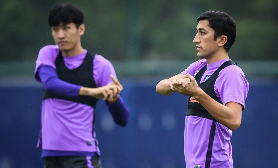 中超|新援首秀！中超最惨队硬杠大黑马，2超级漏洞已补齐保16年神迹