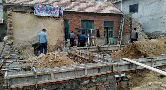 败给不是善茬的邻居, 别墅硬被逼成普通民房, 惹不起就只能躲