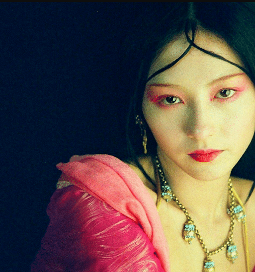 张柏芝▲张柏芝浓妆有多美？16年前无极定妆照，难怪谢霆锋拍完戏后火速复合