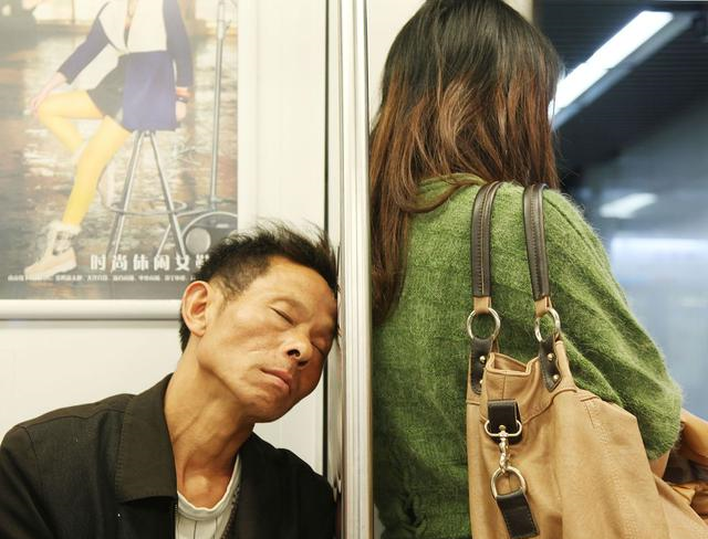 睡眠@男人肾功能下降,3个部位也许会“汗如雨下”,若没有,值得庆贺