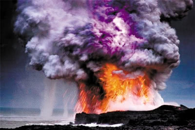 [拥抱]火山吞没情侣都没分开彼此拥抱，千年后化石被发现，潸然泪下