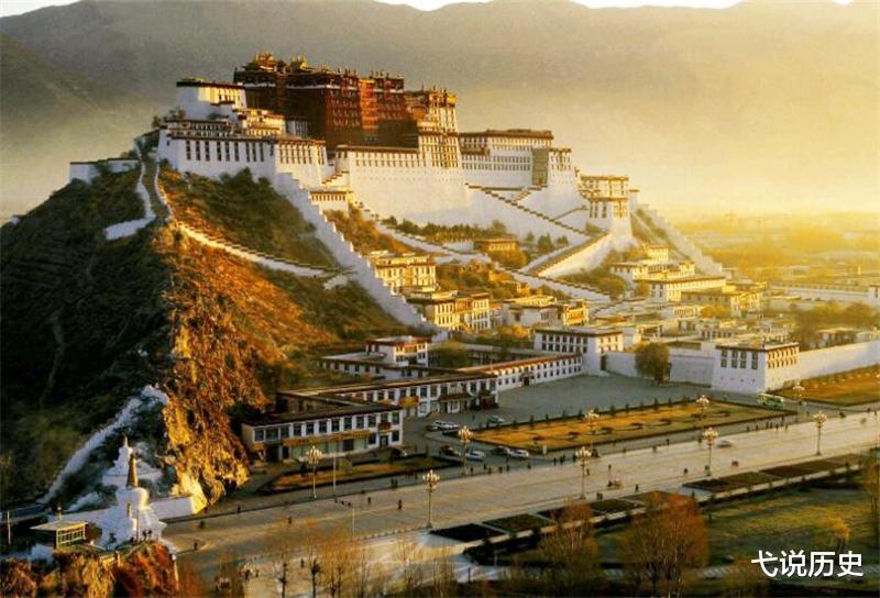 布达拉宫|世界上一半的黄金都在布达拉宫？为建这座宫殿用了数以万计的珠宝