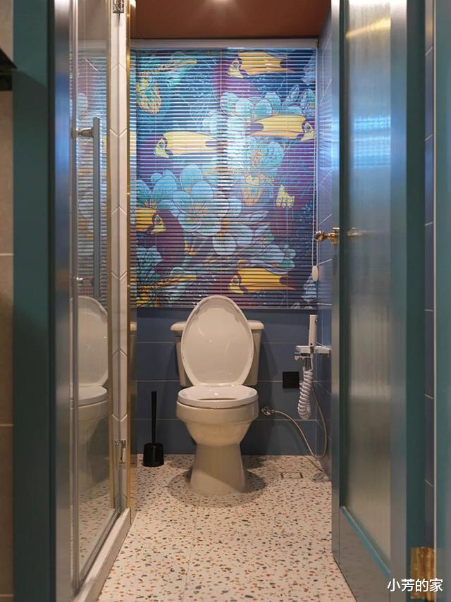 「」他家的设计真干净，几乎所有家具都固定在地上，卫生死角少得可怜