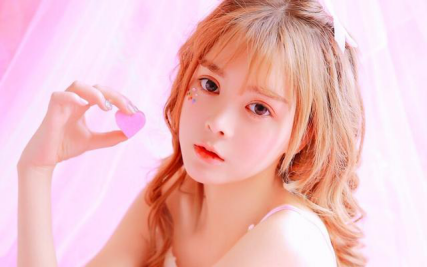 『白羊座』7月，红鸾星动桃花开，月老相助，旧爱回头狂撩，终将抱得美人归