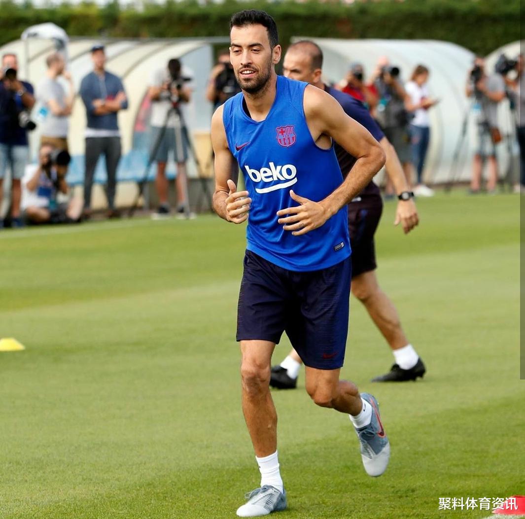 「巴塞罗那」巴萨中场重建获利好,两员大将成候选,红蓝军团复兴有望!