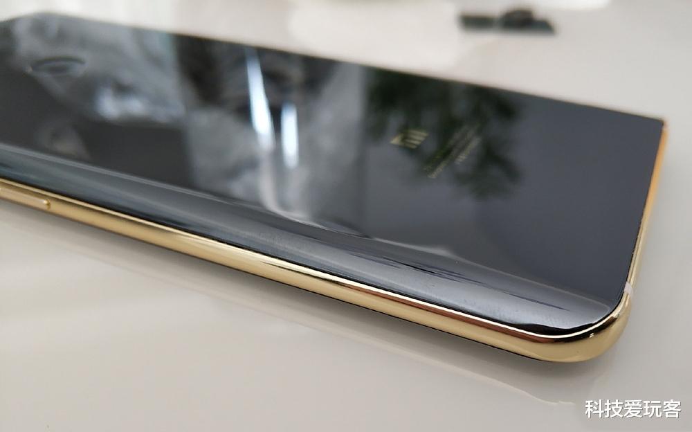「小米科技」小米7原型机正式现身:设计超前、可惜未发布!