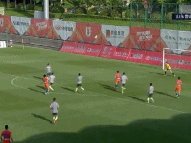 『山东鲁能』1-2！鲁能热身赛爆冷：2镜头李霄鹏在场边气坏了
