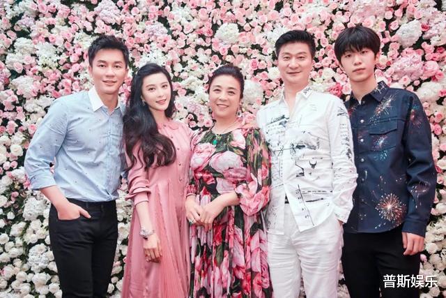 范冰冰|范冰冰妈妈：美貌不输给大明星女儿，高龄产子范丞丞让女儿背黑锅