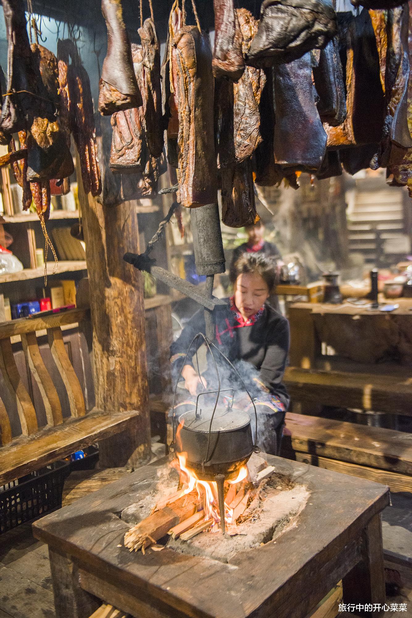 芙蓉镇|中国改名最成功景区，一边被疯狂吐槽一边人满为患，被称中国第一