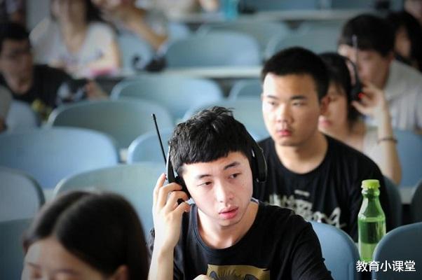 ##大学最“鸡肋”的4大专业，本科毕业生已经“烂大街”，谨慎报考